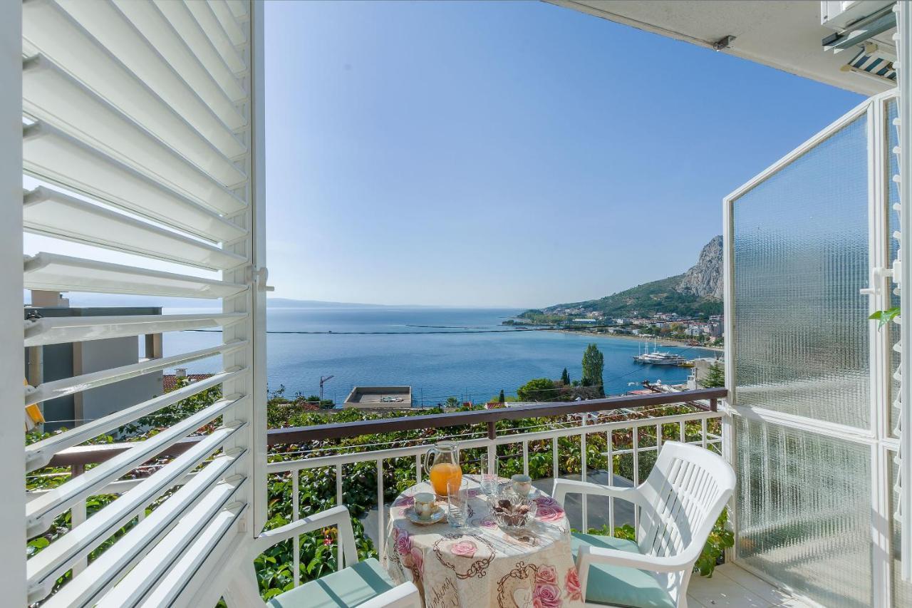 Apartment And Rooms Tatjana Omis Ruang foto